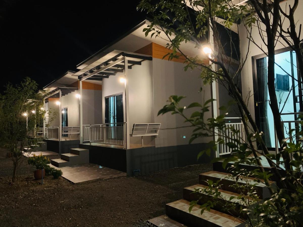 Suanvadee Resort สวนวดี รีสอร์ท Дон-Сак Экстерьер фото